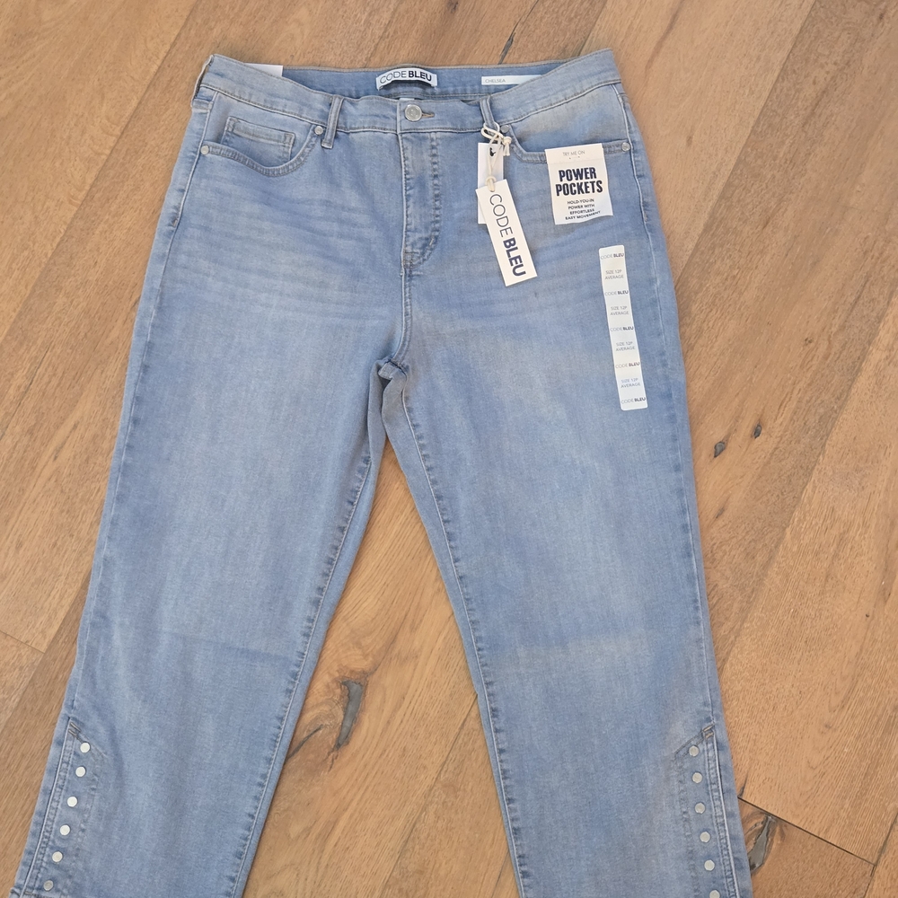 Women's Secret Tummy Panel Capri Jeans